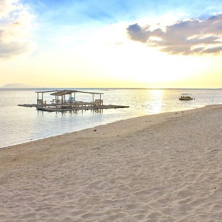 Bella Beach Resort Batangas Ліан Екстер'єр фото