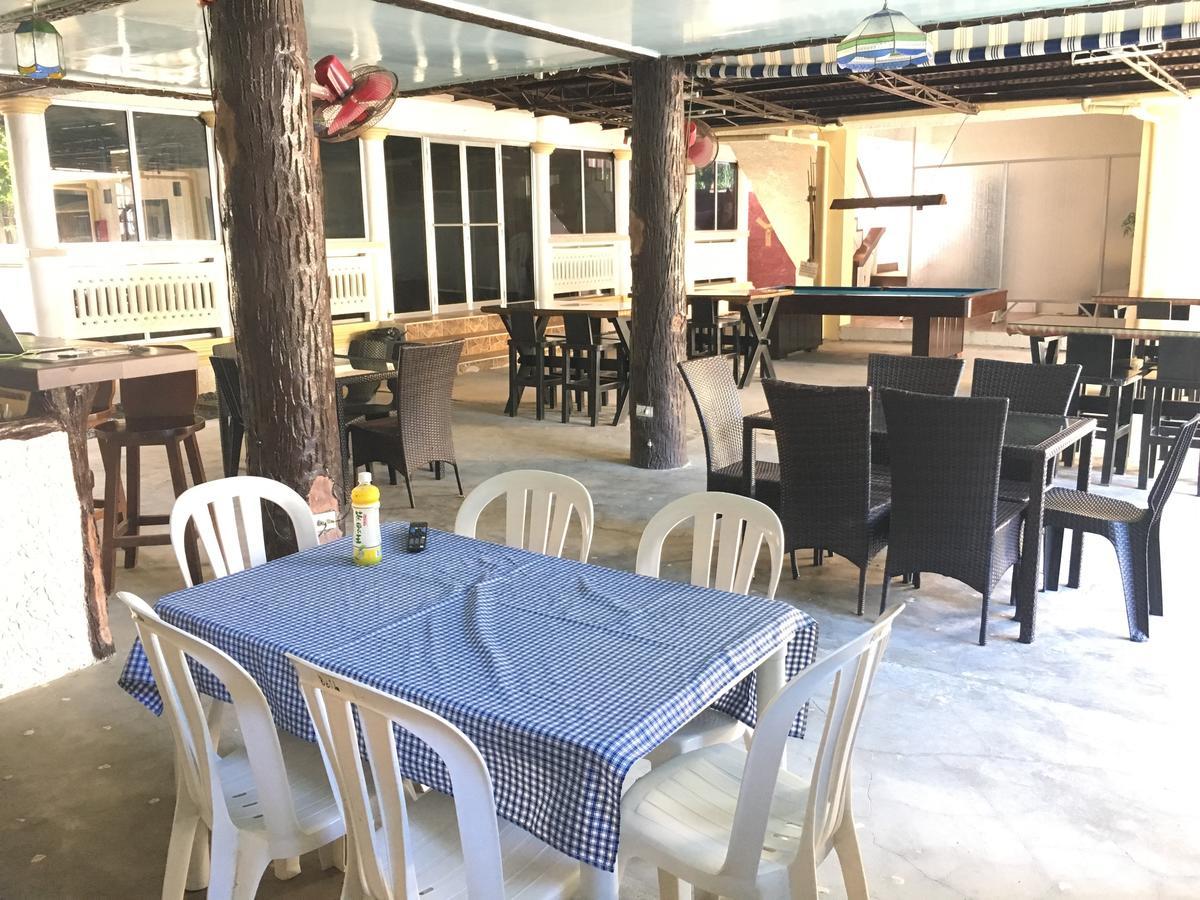 Bella Beach Resort Batangas Ліан Екстер'єр фото